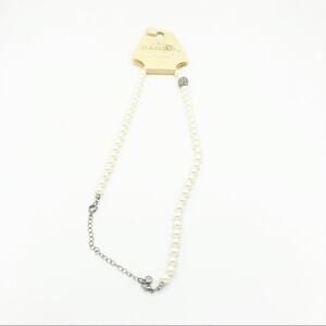 Hannah Women's Fashion Statement Pearl Necklace